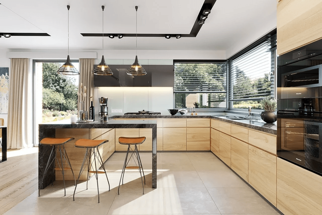 Kuchnia jasna w projekcie domu Hiacynt wariant B